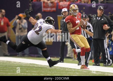 Baltimore Raven's Haloti Ngata (92) runs a Tampa Bay Buccaneers' Chris Simms  interception back to the seven-yard line during the second quarter, Sunday,  September 10, 2006, at Raymond James Stadium, in Tampa