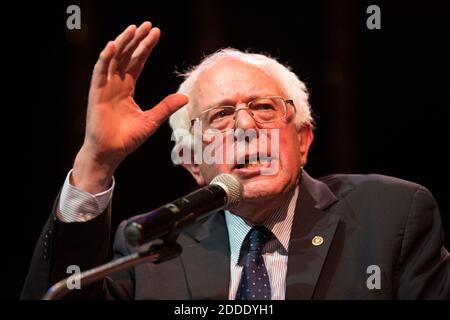 NO FILM, NO VIDEO, NO TV, NO DOCUMENTARY - Vermont Sen. and Democratic presidential candidate Bernie Sanders speaks to a crowd at the Village Leadership Academy during a campaign stop in Chicago, IL, USA, on Wednesday, Deccember 23, 2015. Photo by Erin Hooley/Chicago Tribune/TNS/ABACAPRESS.COM Stock Photo