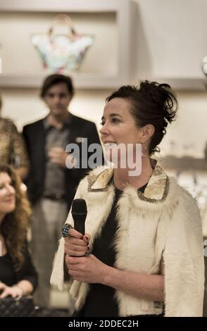 NO FILM, NO VIDEO, NO TV, NO DOCUMENTARY - Designer Kate Spade Died At 55. Kate Spade was found dead in apparent suicide on June 5, 2018 - Kate Spade speaks to the crowd during an event at Hall's on Grand at Crown Center Plaza on Wednesday, March 9, 2016 in Kansas City, Mo, USA. Photo by Shane Keyser/Kansas City Star/TNS/ABACAPRESS.COM Stock Photo