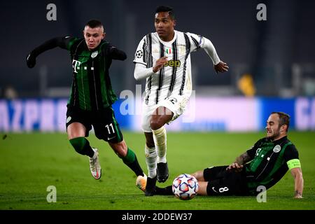 BUDAPEST, HUNGARY - SEPTEMBER 29: Oleksandr Zubkov of Ferencvarosi TC  controls the ball during the UEFA Champions League Play-Offs Second Leg  match between Ferencvarosi TC and Molde FK at Ferencvaros Stadium on