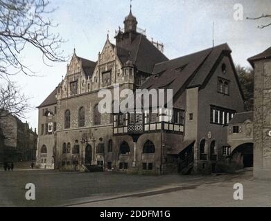 Das Rathaus in Bergisch Gladbach, Deutschland 1910er Jahre. Bergisch Gladbach city hall, Germany 1910s. Stock Photo