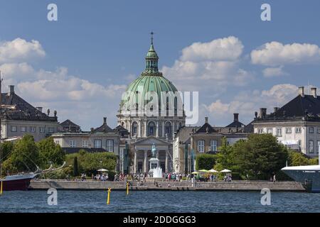 geography / travel, Denmark, Copenhagen, view across Amalie Garden on castle Amalienborg the Frederik', Additional-Rights-Clearance-Info-Not-Available Stock Photo