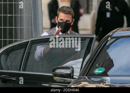 ROME ITALY  25 November 2020.  Tom Cruise on set during the filming of latest  sequel of Mission Impossible franchise, Mission Impossible 7 Libra in the streets of Rome directed by Christopher McQuarrie. Filming was initially halted in February after cases of COVID-19 coronavirus rose sharply in Italy. Credit: amer ghazzal/Alamy Live News. Stock Photo