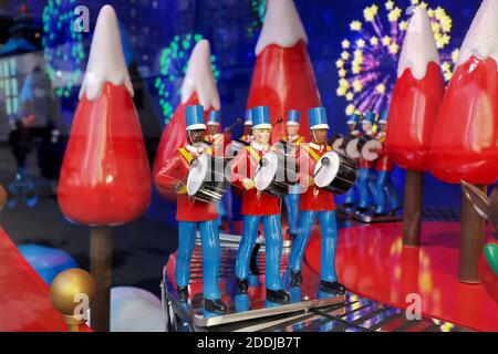 New York, New York, USA. 25th Nov, 2020. Annual Macys Herald Square NYC Christmas holiday windows display featuring animated marching toy soldiers. Credit: Milo Hess/ZUMA Wire/Alamy Live News Stock Photo