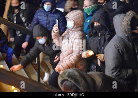 Watertown, Massachusetts, USA. 22nd Nov, 2020. Armenian-Americans hold a candlelight vigil and memorial for Peace honoring the fallen soldiers of Artsakh, Nagorno Karabakh in the recent war with Azerbaijan and its supporters. Credit: Kenneth Martin/ZUMA Wire/Alamy Live News Stock Photo