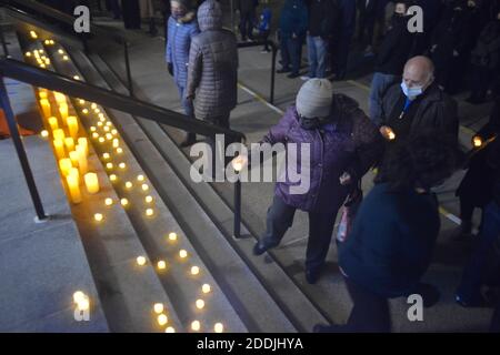 Watertown, Massachusetts, USA. 22nd Nov, 2020. Armenian-Americans hold a candlelight vigil and memorial for Peace honoring the fallen soldiers of Artsakh, Nagorno Karabakh in the recent war with Azerbaijan and its supporters. Credit: Kenneth Martin/ZUMA Wire/Alamy Live News Stock Photo