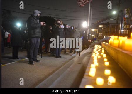 Watertown, Massachusetts, USA. 22nd Nov, 2020. Armenian-Americans hold a candlelight vigil and memorial for Peace honoring the fallen soldiers of Artsakh, Nagorno Karabakh in the recent war with Azerbaijan and its supporters. Credit: Kenneth Martin/ZUMA Wire/Alamy Live News Stock Photo