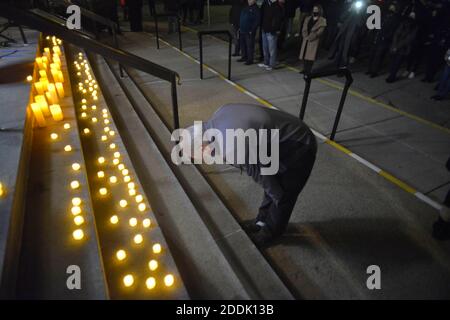 Watertown, Massachusetts, USA. 22nd Nov, 2020. Armenian-Americans hold a candlelight vigil and memorial for Peace honoring the fallen soldiers of Artsakh, Nagorno Karabakh in the recent war with Azerbaijan and its supporters. Credit: Kenneth Martin/ZUMA Wire/Alamy Live News Stock Photo