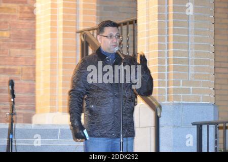 Watertown, Massachusetts, USA. 22nd Nov, 2020. Armenian-Americans hold a candlelight vigil and memorial for Peace honoring the fallen soldiers of Artsakh, Nagorno Karabakh in the recent war with Azerbaijan and its supporters. Credit: Kenneth Martin/ZUMA Wire/Alamy Live News Stock Photo