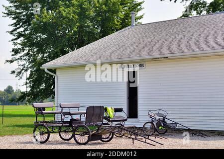 Arcola, Illinois, USA. One room Amish school in central Illinois. The Amish schools provide education in the same facility for grades one to eight. Stock Photo