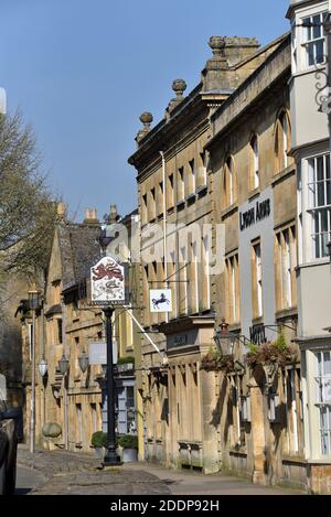 Lygon Arms & Lloyds Bank, High Street, Chipping Campden, Glos, Cotswolds, England, UK Stock Photo