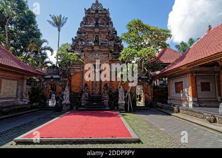 Ubud, Bali, Indonesia. 24th May, 2019. Comprised of several historic and royal buildings, Puri Saren Agung is the palace of the Ubud royal family. Stock Photo