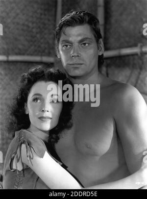 MAUREEN O'SULLIVAN and JOHNNY WEISSMULLER in TARZAN'S SECRET TREASURE 1941 director RICHARD THORPE based on characters created by Edgar Rice Burroughs Metro Goldwyn Mayer Stock Photo