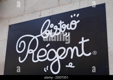 Bordeaux , Aquitaine / France - 11 11 2020 : Bistro regent French Bar restaurant sign text and logo on building wall Stock Photo