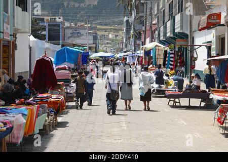 Market street scene in Otavalo, northern Ecuador Stock Photo