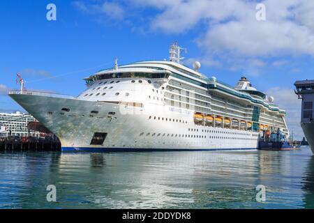 The Royal Caribbean cruise liner 'Radiance of the Seas' in Auckland Harbour with the oil tanker 'Awanuia' alongside Stock Photo