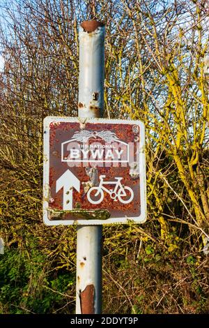 Rusting National Byway sign in rural Lincolnshire, near Barkston Heath. England Stock Photo