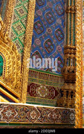 Wat Phra Kaew temple ornate facade pattern detail Stock Photo