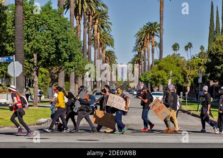 Los Angeles, USA. 27th Nov, 2020. BLM protesters hold daily rallies outside the L.A. MayorÕs residence. They are calling on President Elect Biden not to add L.A. Mayor Eric Garcetti to his administration, due to claims of failure of leadership in Los Angeles. 11/27/2020 Los Angeles, CA USA (Photo by Ted Soqui/SIPA USA) Credit: Sipa USA/Alamy Live News Stock Photo