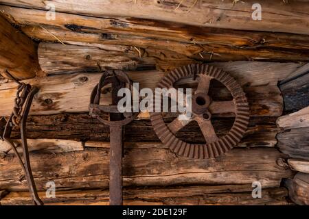 Old mechanical parts in the Blacksmith shop, maintenance area, and garage at Caroline Lockhart Historic Ranch Site in Bighorn Canyon National Recreati Stock Photo