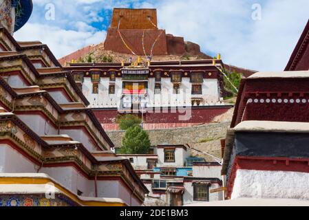 Palcho Monastery with tiered Kumbum (literally '100,000 images'), the largest chorten in Tibet, Gyantse, Gyantse County, Tibet, China Stock Photo