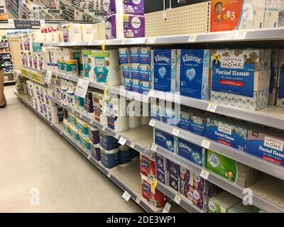 walgreens tobacco rd augusta ga Augusta, Ga USA 11 25 20: Walgreens store toilet paper and limit signs  Stock Photo