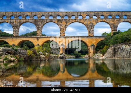 Pont du Gard, Languedoc Roussillon region, France, Unesco World Heritage Site.  Roman Aqueduct crosses the River Gardon near Vers-Pon-du-Gard Languedo