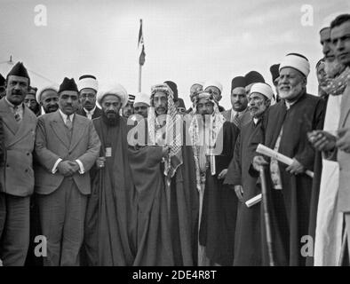 Middle East History - Pan-Islamic conference gathers at Shunet Nimrin Transjordan. King Ali and Emir Abdullah: a close-up group Stock Photo