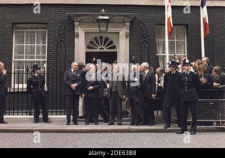 James Callaghan Jimmy Carter and Helmut Schmidt during the 1977 economic summit. ca.  10 May 1977 Stock Photo