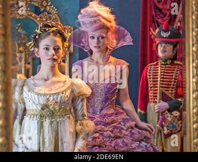 THE NUTCRACKER AND THE FOUR REALMS 2018 Walt Disney Studios Motion Pictures film with Keira Knightley at right and Mackenzie Foy Stock Photo
