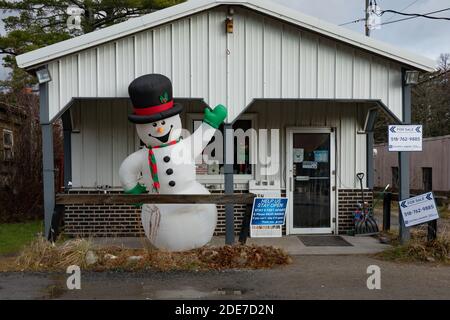 Small business devastated by economic collapse of the COVID-19 pandemic available for sale Stock Photo