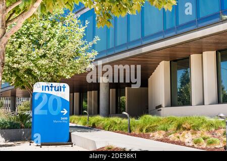 Sep 29, 2020 Mountain View / CA / USA - Intuit corporate headquarters in Silicon Valley; Intuit Inc is an American company that develops and sells fin Stock Photo