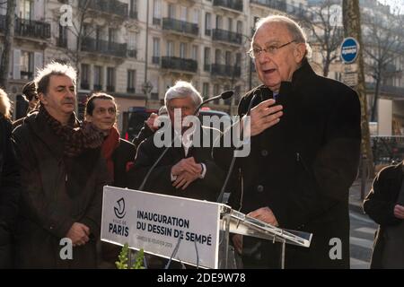 Jacques Aidenbaum, Mayor of the 3rd District, speaks to the audience as Anne Hidalgo, Mayor of Paris, unveils a wall fresco from a artwork of artist Jean-Jacques Sempe in presence of the artist, Jean Jacques Decaux, chairman of JC Decaux, François Morel actor and director and Jean Marie Havan artist who painted the wall, at the crossing of Boulevard des Filles du Calvaire and Rue Froissard, 3rd District of Paris, France, Febuary 16th, 2019. Photo by Daniel Derajinski/ABACAPRESS.COM Stock Photo
