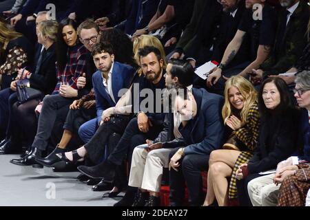 Justin Theroux and Jennifer Aniston attending the Louis Vuitton's Dinner  for the Launch of Bags by Artist Jeff Koons at Musee du Louvre in Paris,  France,on April 11, 2017. Photo by Alban Wyters/ABACAPRESS.COM Stock Photo  - Alamy