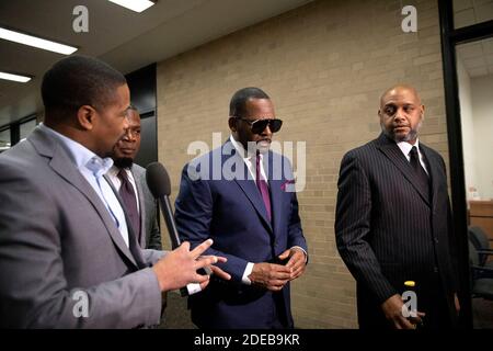 NO FILM, NO VIDEO, NO TV, NO DOCUMENTARY - R&B superstar R. Kelly arrives at the Daley Center in Chicago, IL, USA, to attend a closed-door hearing in a court fight with his ex-wife over child support on Wednesday, March 13, 2019. Photo by Erin Hooley/Chicago Tribune/TNS/ABACAPRESS.COM Stock Photo