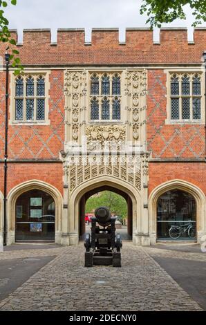 Entrance to Eton College, a public school for boys, Eton, Berkshire; a ceremonial canon in the foreground. Stock Photo