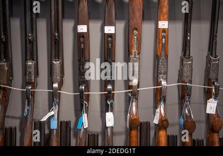 Knighsbridge, London, UK. 30 November 2020. Preview of Bonhams' Antique Arms, Modern Sporting Guns & Exceptional Firearms sale in London. The sale will be held on 3 December. Image: General view of sale. Credit: Malcolm Park/Alamy Live News. Stock Photo