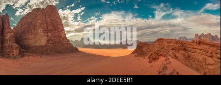 Mountains during sunset in Wadi Rum, Jordan Stock Photo