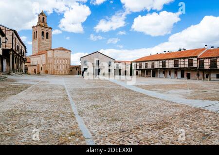 Plaza Mayor of Arévalo, typical Castilian porticoed square. Arévalo, Ávila, Castilla y León, Spain, Europe Stock Photo