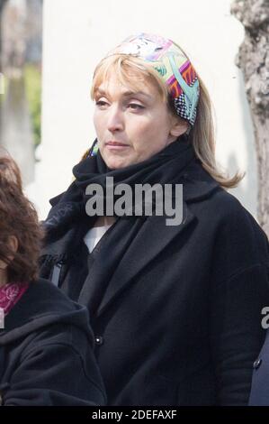 Julie Gayet At Agnes Varda S Funerals At The Montparnasse Cemetery In Paris France On April 2 2019 Photo By Nasser Berzane Abacapress Com Stock Photo Alamy