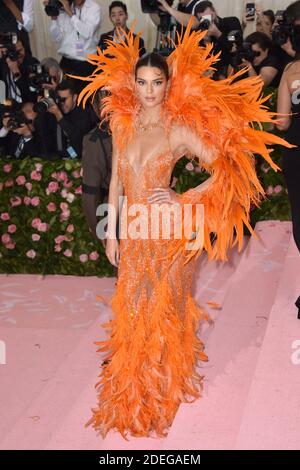 kendall jenner orange met dress Color Naranja Kendall Jenner Vestido Naranja Jenner Met Gala 2024 Vestido De Kendall Jenner Kendall Jenner