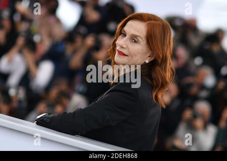 Isabelle Huppert attends the photocall for 'Frankie' during the 72nd annual Cannes Film Festival on May 21, 2019 in Cannes, France. Photo by Lionel Hahn/ABACAPRESS.COM Stock Photo