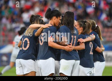 フランス代表女子サッカー証明書Gaetane Thiney 直筆サイン入りフォト Gaetane Thiney, France Stock Photo - Alamy
