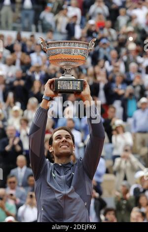 Spain's Rafael Nadal beats Austria's Dominic Thiem 6-3, 5-7, 6-1, 6-1 in their Men Final of the 2019 BNP Paribas Tennis French Open, in the Roland-Garros Stadium, Paris, France, on June 9th, 2019. Photo by Henri Szwarc/ABACAPRESS.COM Stock Photo