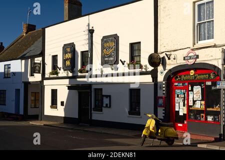 The London Inn Pub and Pebbles Tavern on Market Street located in Watchet, Somerset during the Covid-19 lockdown in November 2020 Stock Photo