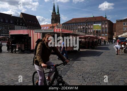 Market in Hauptmarkt square, Frauenkirche, Church of Our Lady, historic centre, Nuremberg, Middle Franconia, Franconia, Bavaria, Germany Stock Photo