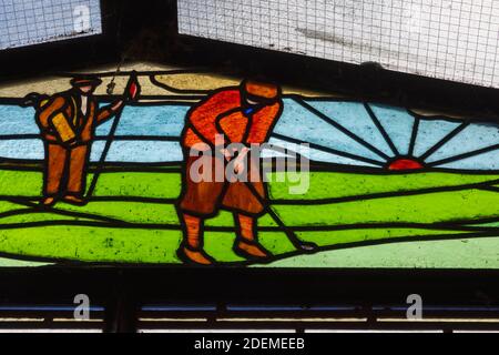 England, Kent, Sandwich, The Bell Hotel, Stained Glass Window depicting Golfers Stock Photo