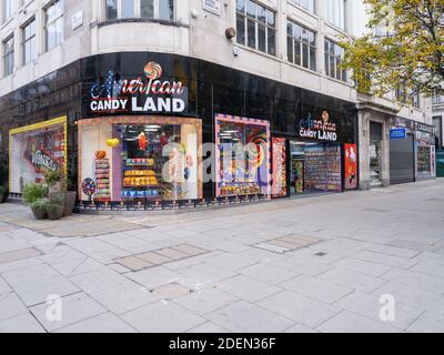GREAT BRITAIN / England / London/ The major shopping thoroughfare of Oxford Street in London's West End was very quiet as shoppers stayed at home. Stock Photo