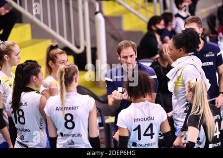 Scandicci, Florence, Italy. 1st Dec, 2020. scandicci, florence, Italy, Palazzetto dello Sport, 01 Dec 2020, Time-out SSC Palmberg Schwerin during SSC Palmberg Schwerin vs Developres SkyRes Rzeszow - CEV Champions League Women volleyball match Credit: Lisa Guglielmi/LPS/ZUMA Wire/Alamy Live News Stock Photo