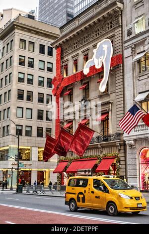 Cartier Mansion with 2020 Holiday Decorations on Fifth Avenue, NYC, USA Stock Photo